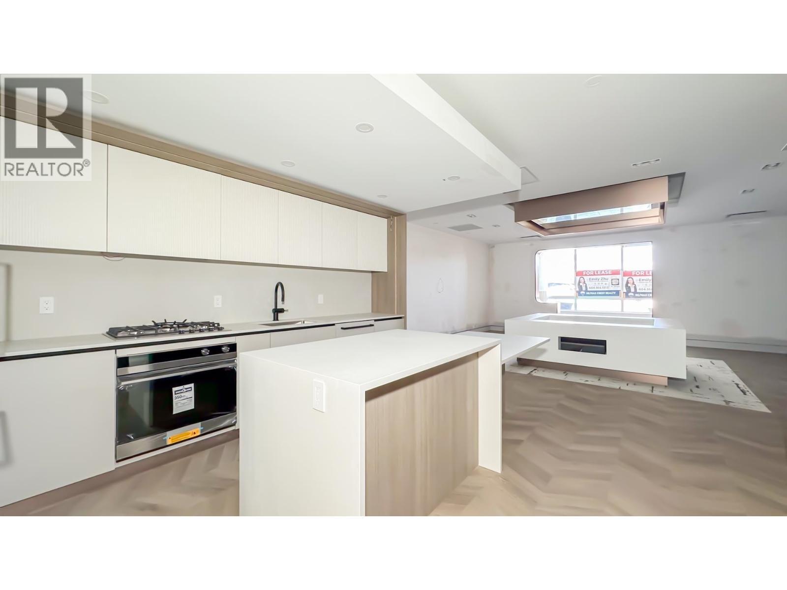 8273 Oak Street, Vancouver, BC