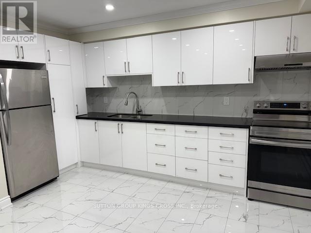 157 Ecclestone Drive, Brampton, ON - Indoor Photo Showing Kitchen With Stainless Steel Kitchen