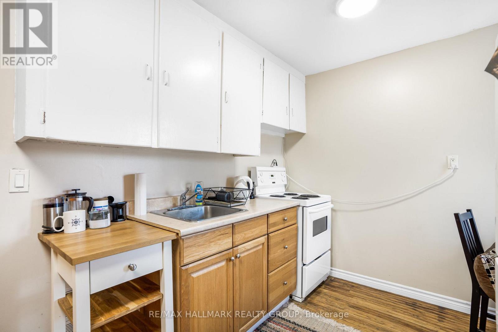 apt. 2 - 48 Louisa Street, Ottawa, ON - Indoor Photo Showing Kitchen