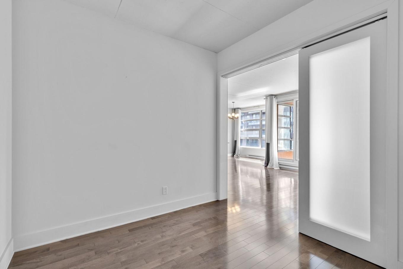 Chambre à coucher - 401-1869 Rue Des Bassins, Montréal (Le Sud-Ouest), QC - Indoor Photo Showing Other Room