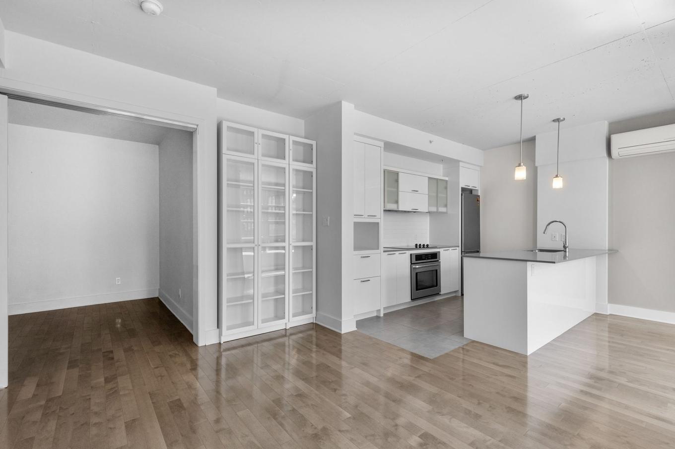 Cuisine - 401-1869 Rue Des Bassins, Montréal (Le Sud-Ouest), QC - Indoor Photo Showing Kitchen