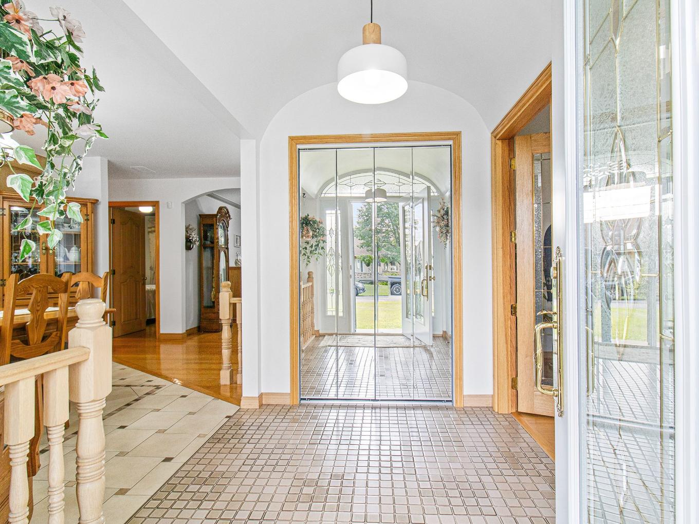 Hall - 10 Rue Janick, Brownsburg-Chatham, QC - Indoor Photo Showing Other Room