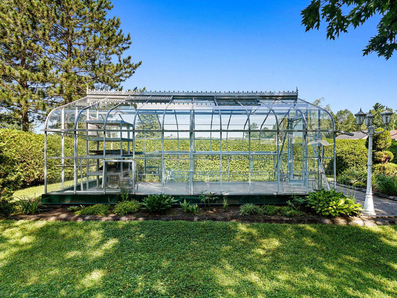 Greenhouse - 10 Rue Janick, Brownsburg-Chatham, QC - Outdoor