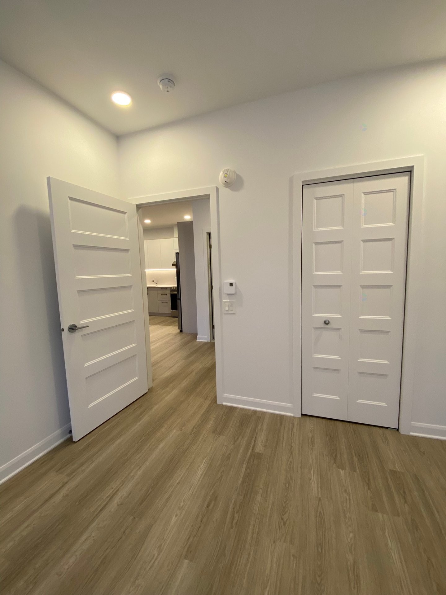 Chambre à coucher - 402-4325 Rue Des Dirigeables, Longueuil (Saint-Hubert), QC - Indoor Photo Showing Other Room