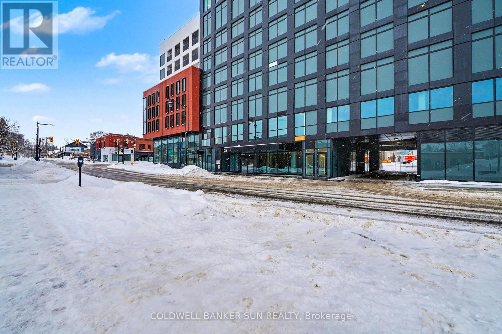 2009 - 39 Mary Street, Barrie, ON - Outdoor