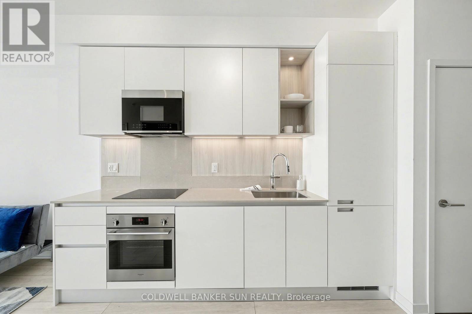 2009 - 39 Mary Street, Barrie, ON - Indoor Photo Showing Kitchen