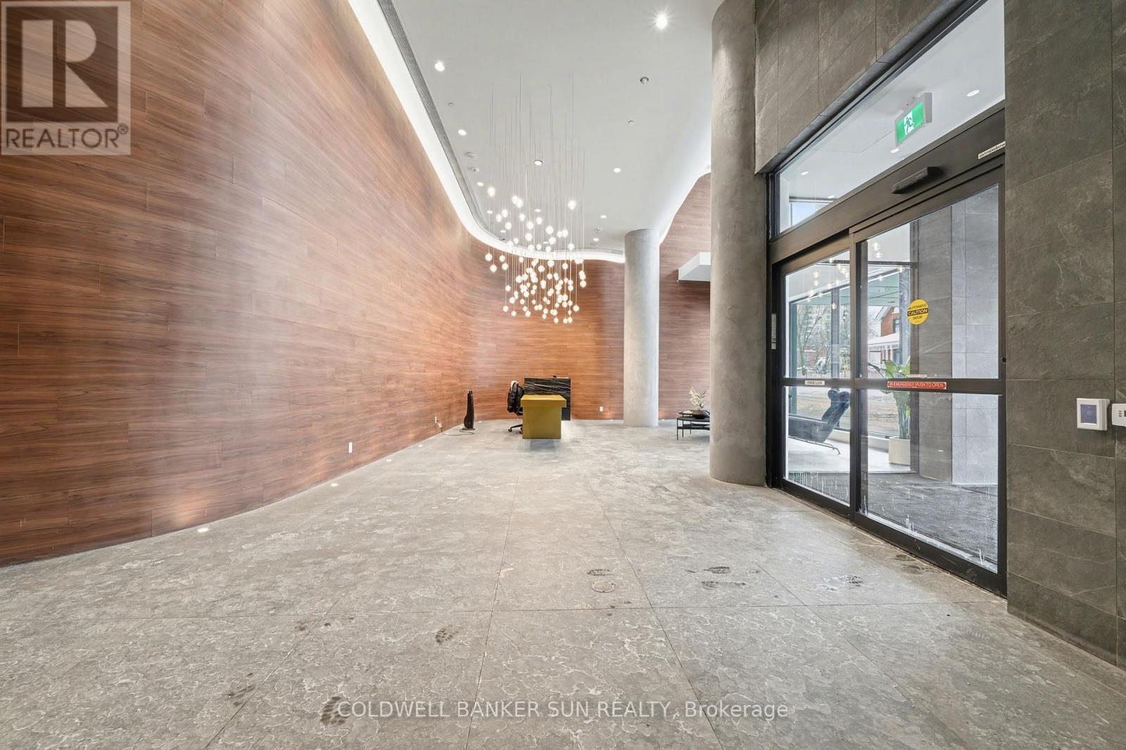 lobby - 2009 - 39 Mary Street, Barrie, ON - Indoor Photo Showing Other Room