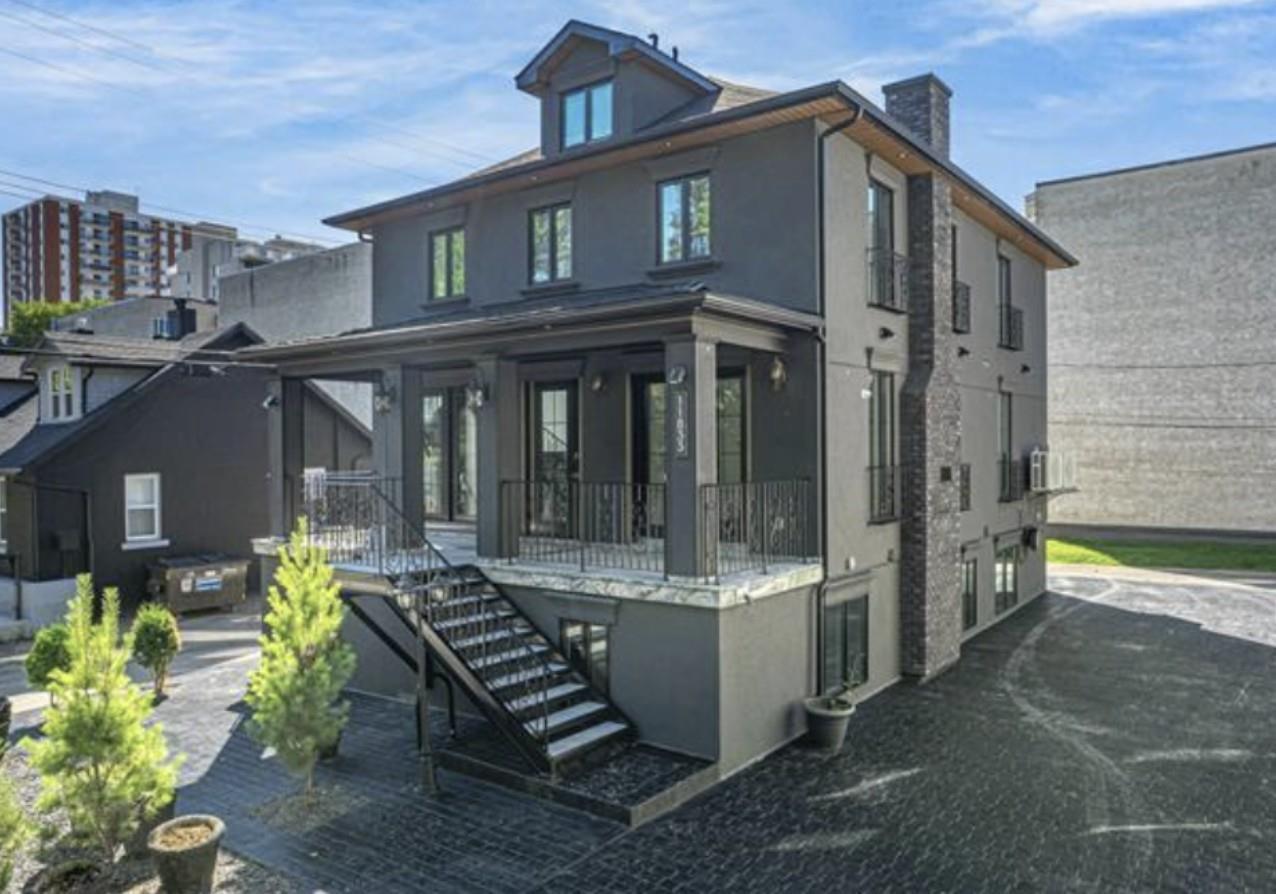 11833 102 Avenue, Edmonton, AB