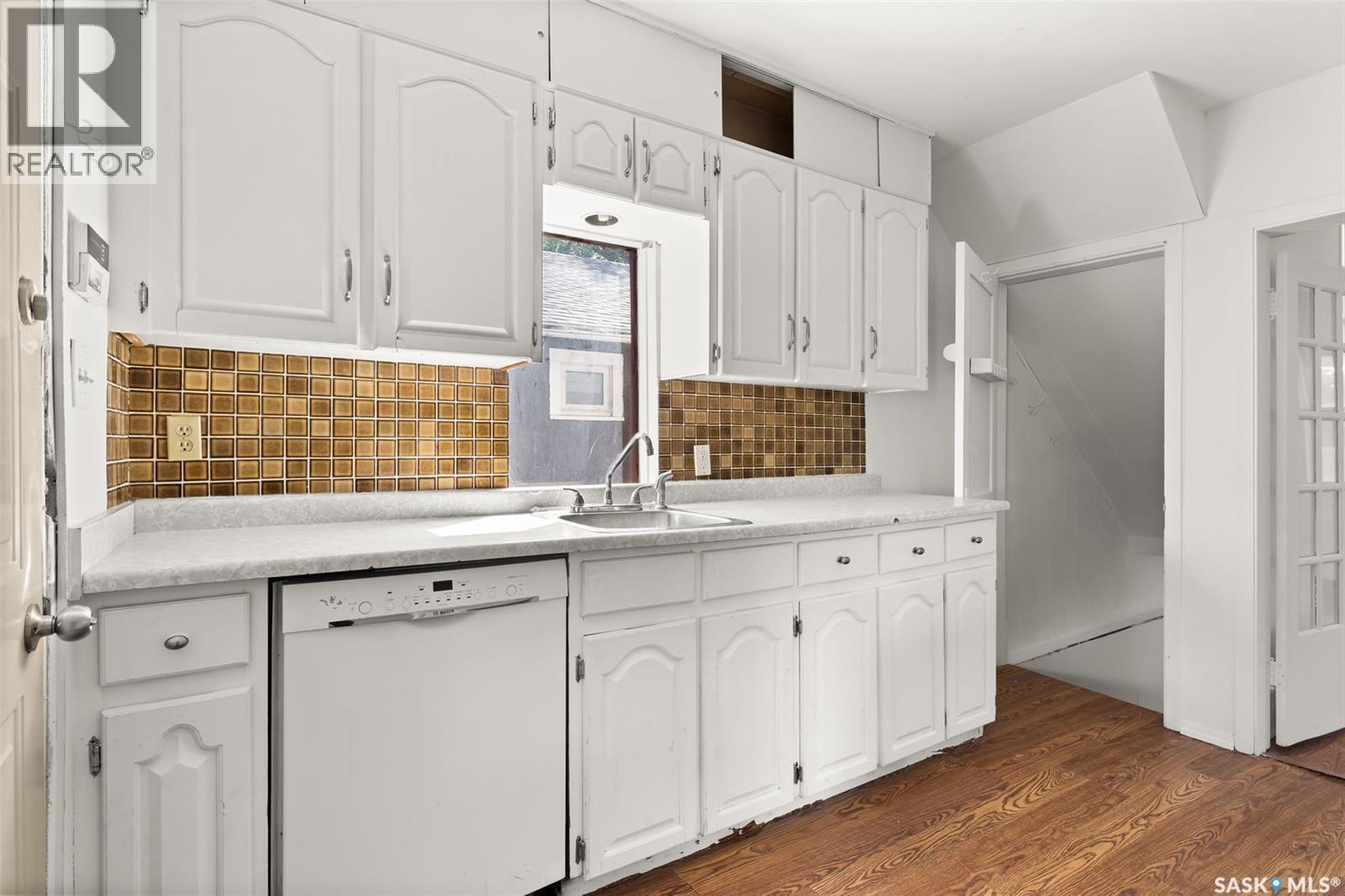 1357 Elphinstone Street, Regina, SK - Indoor Photo Showing Kitchen