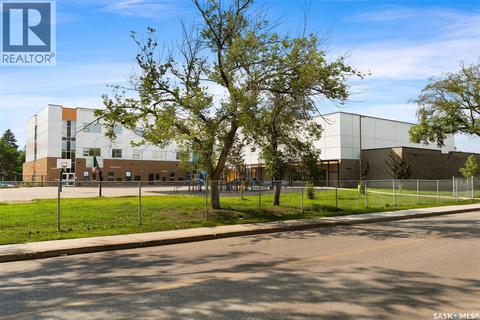 1357 Elphinstone Street, Regina, SK - Outdoor