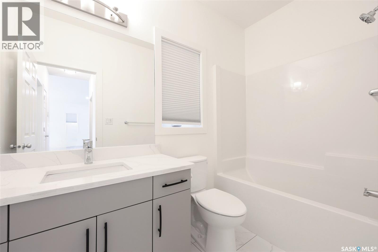 559 Labine Terrace, Saskatoon, SK - Indoor Photo Showing Bathroom