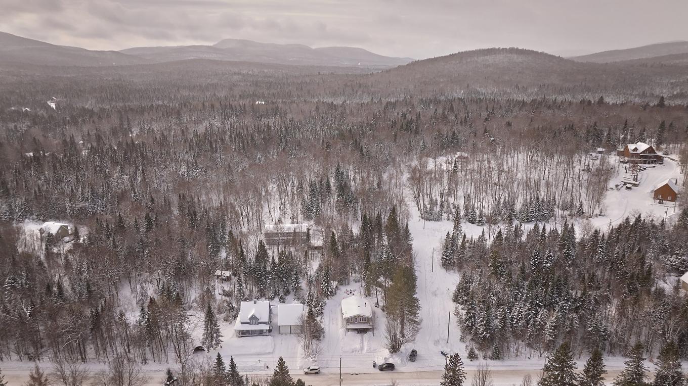 Photo aérienne - 965 Ch. Régimbald, Saint-Donat, QC - Outdoor With View