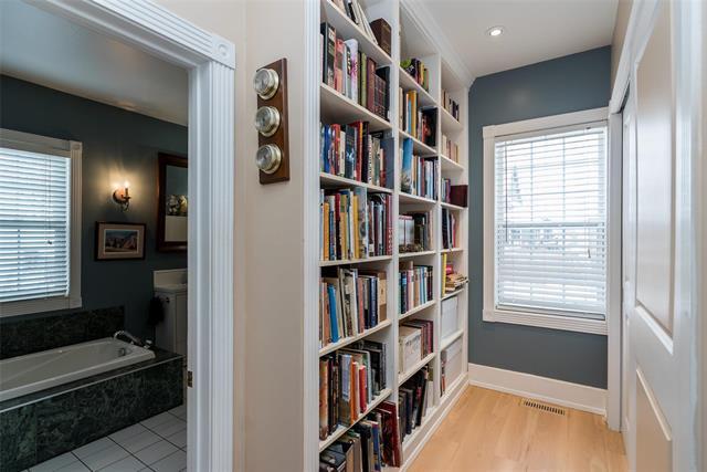 45 Renfrew St, Winnipeg, MB