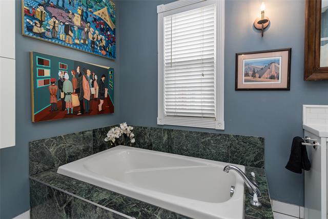 45 Renfrew St, Winnipeg, MB