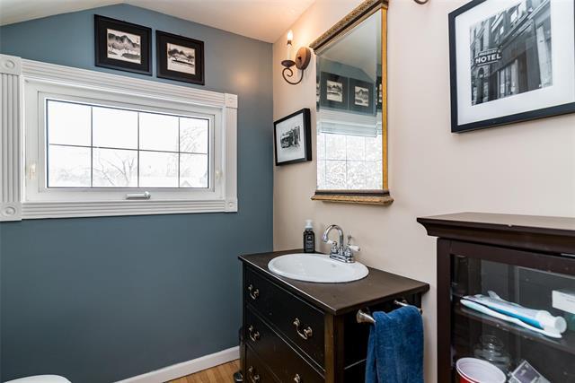 45 Renfrew St, Winnipeg, MB