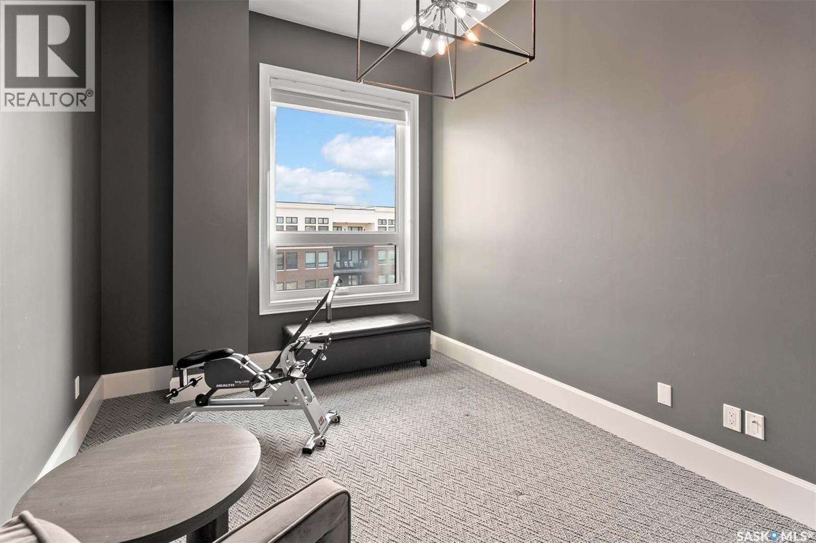 306 404 Cartwright Street, Saskatoon, SK - Indoor Photo Showing Gym Room