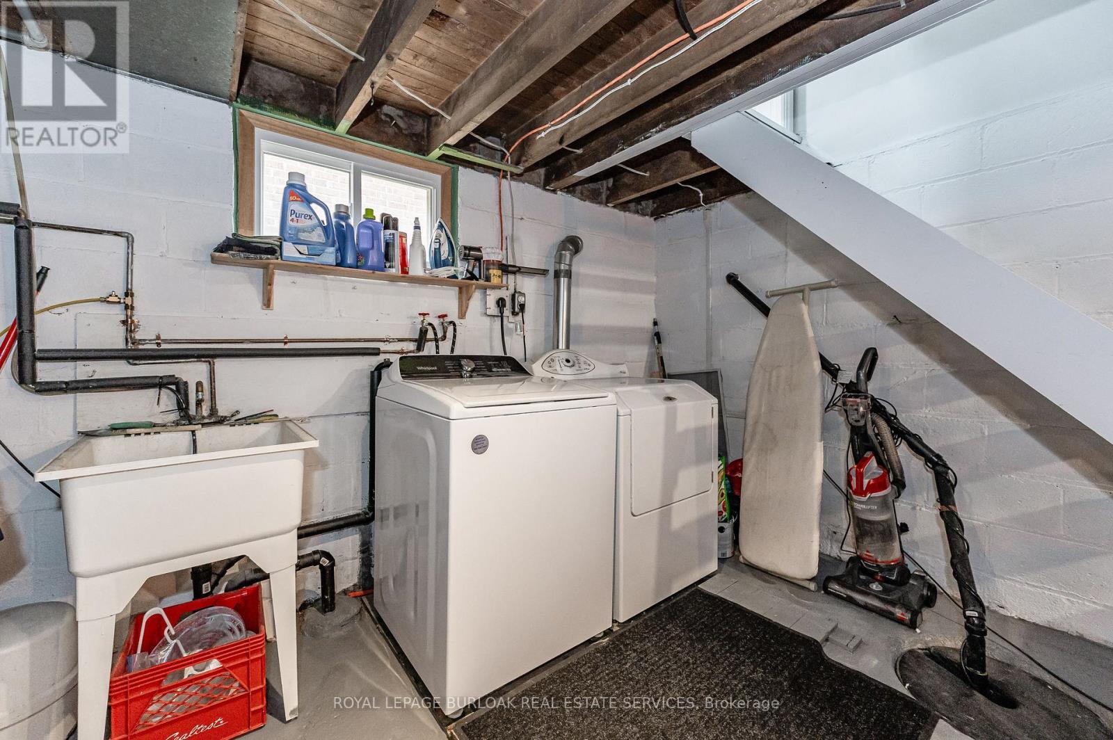 131 Adeline Avenue, Hamilton, ON - Indoor Photo Showing Laundry Room