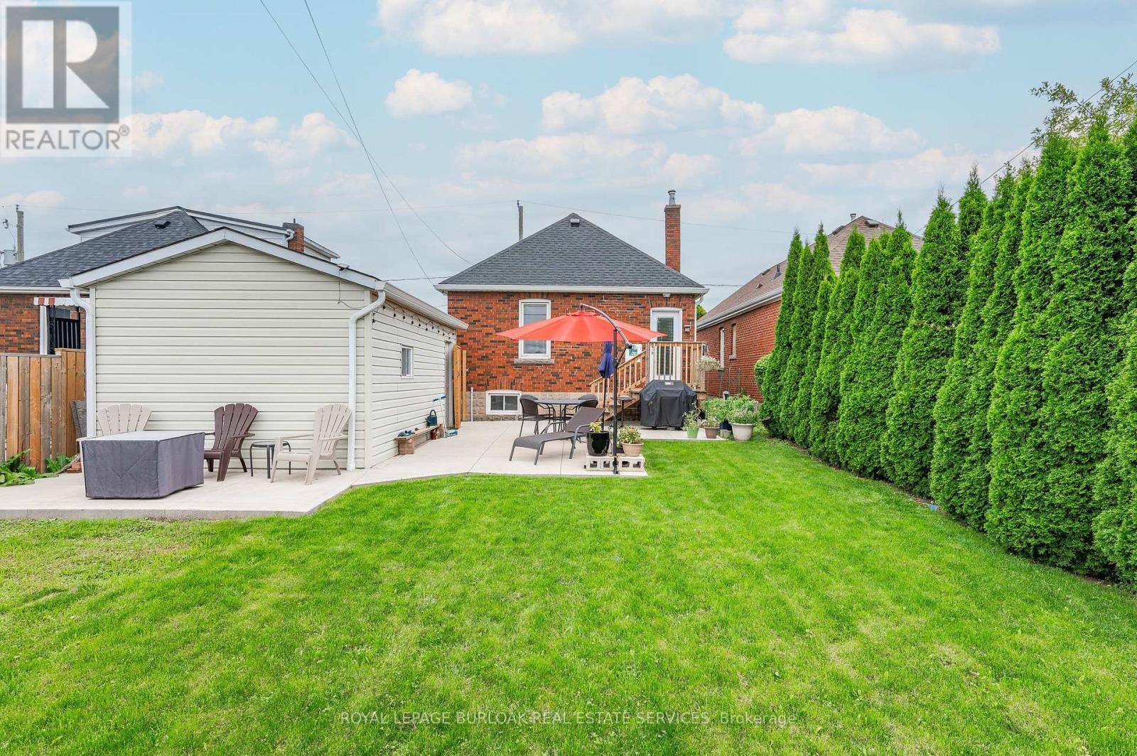 131 Adeline Avenue, Hamilton, ON - Outdoor With Deck Patio Veranda