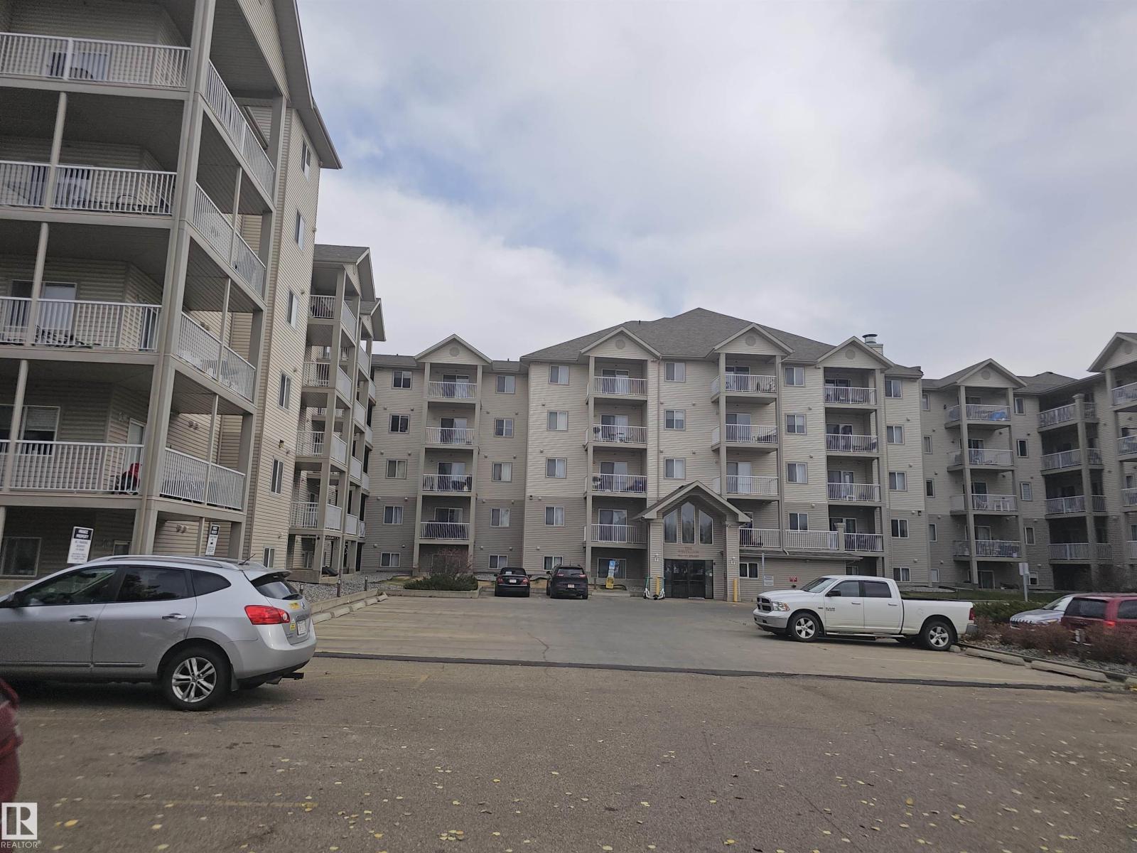 7511 171 St Nw, Edmonton, AB - Outdoor With Facade