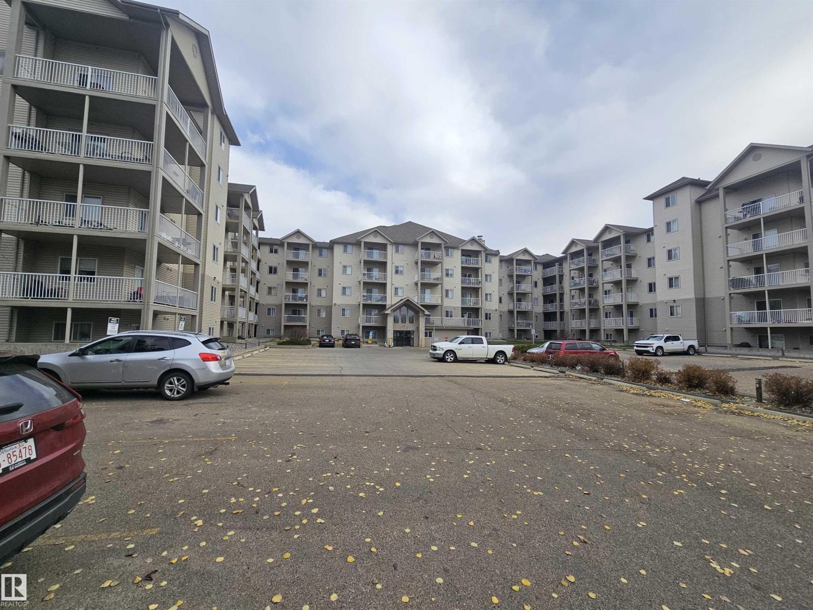 7511 171 St Nw, Edmonton, AB - Outdoor With Facade