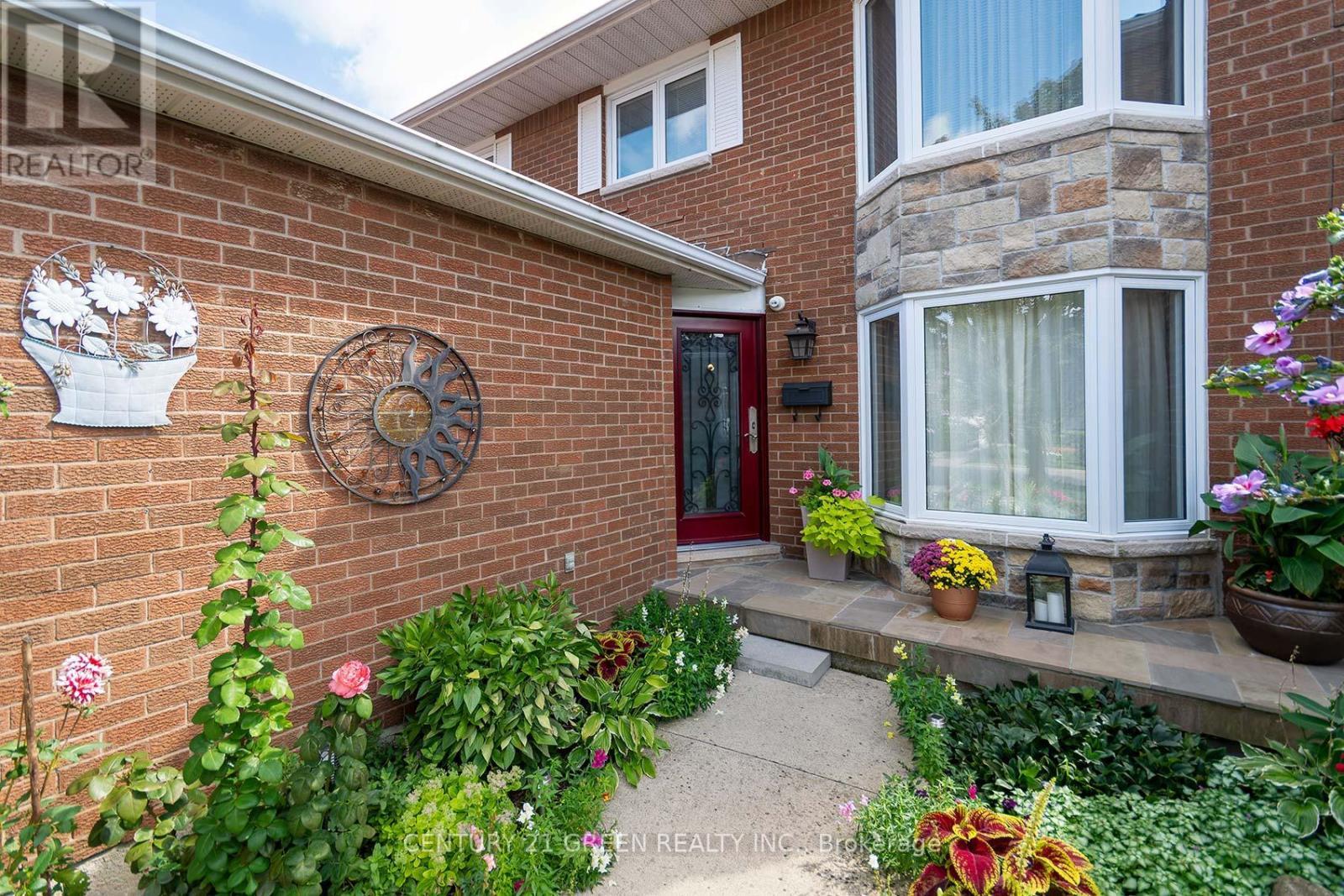 418 Chieftan Circle, Mississauga, ON - Outdoor With Exterior