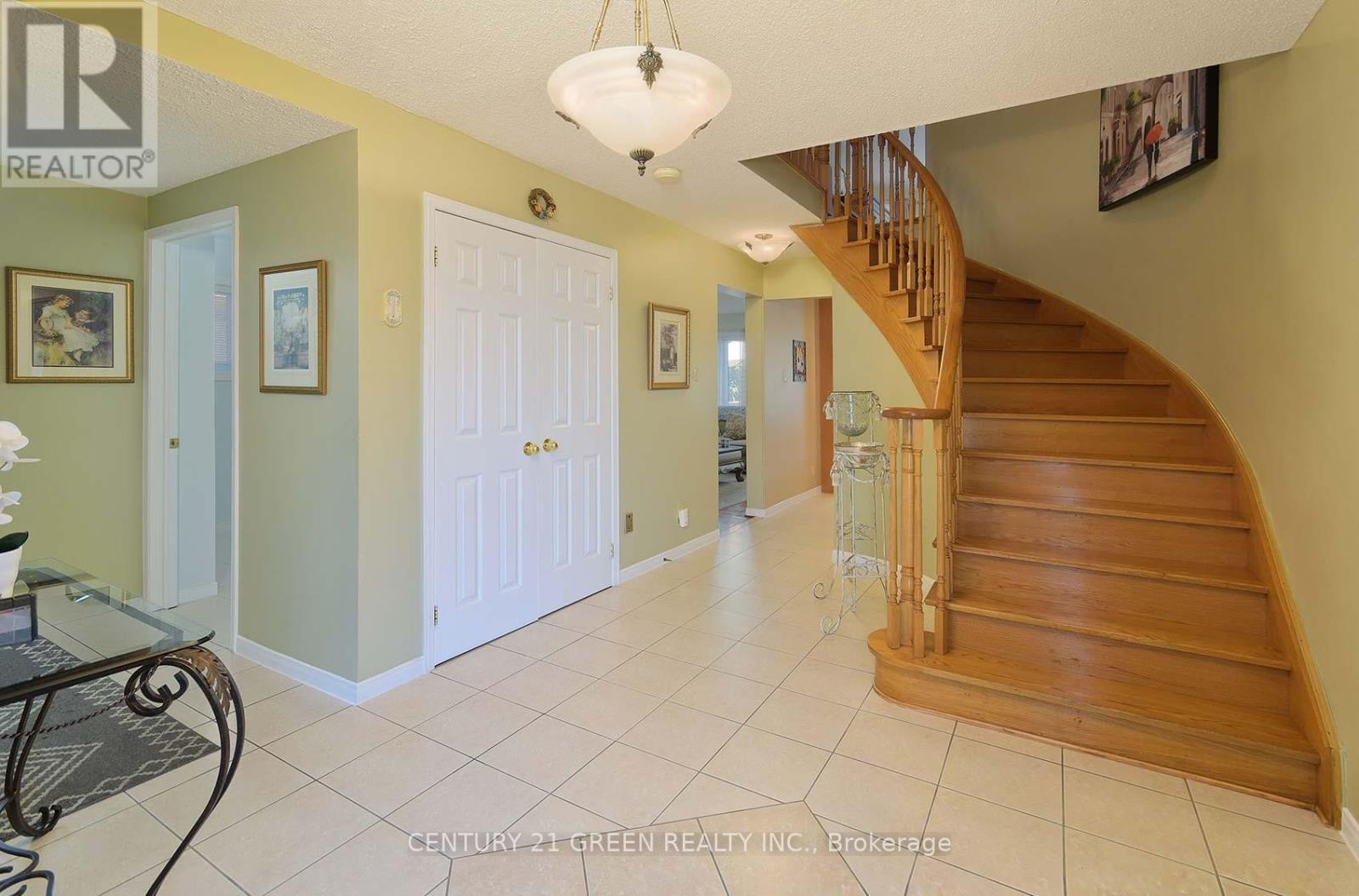 418 Chieftan Circle, Mississauga, ON - Indoor Photo Showing Other Room