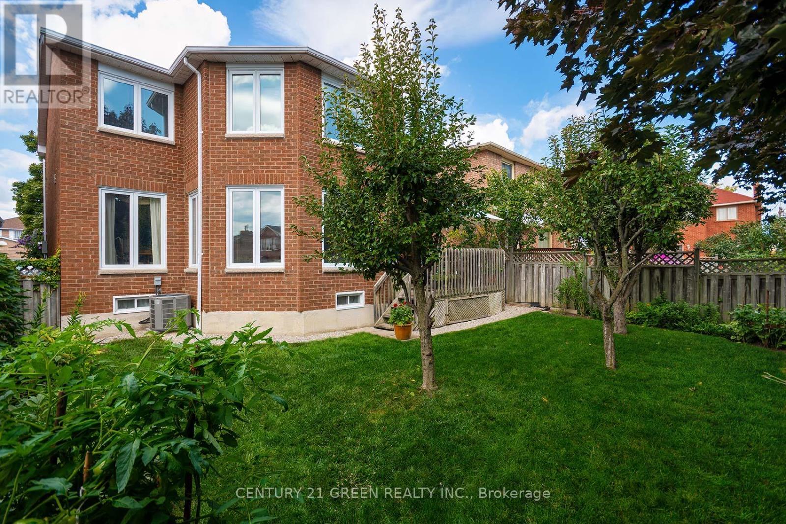 418 Chieftan Circle, Mississauga, ON - Outdoor