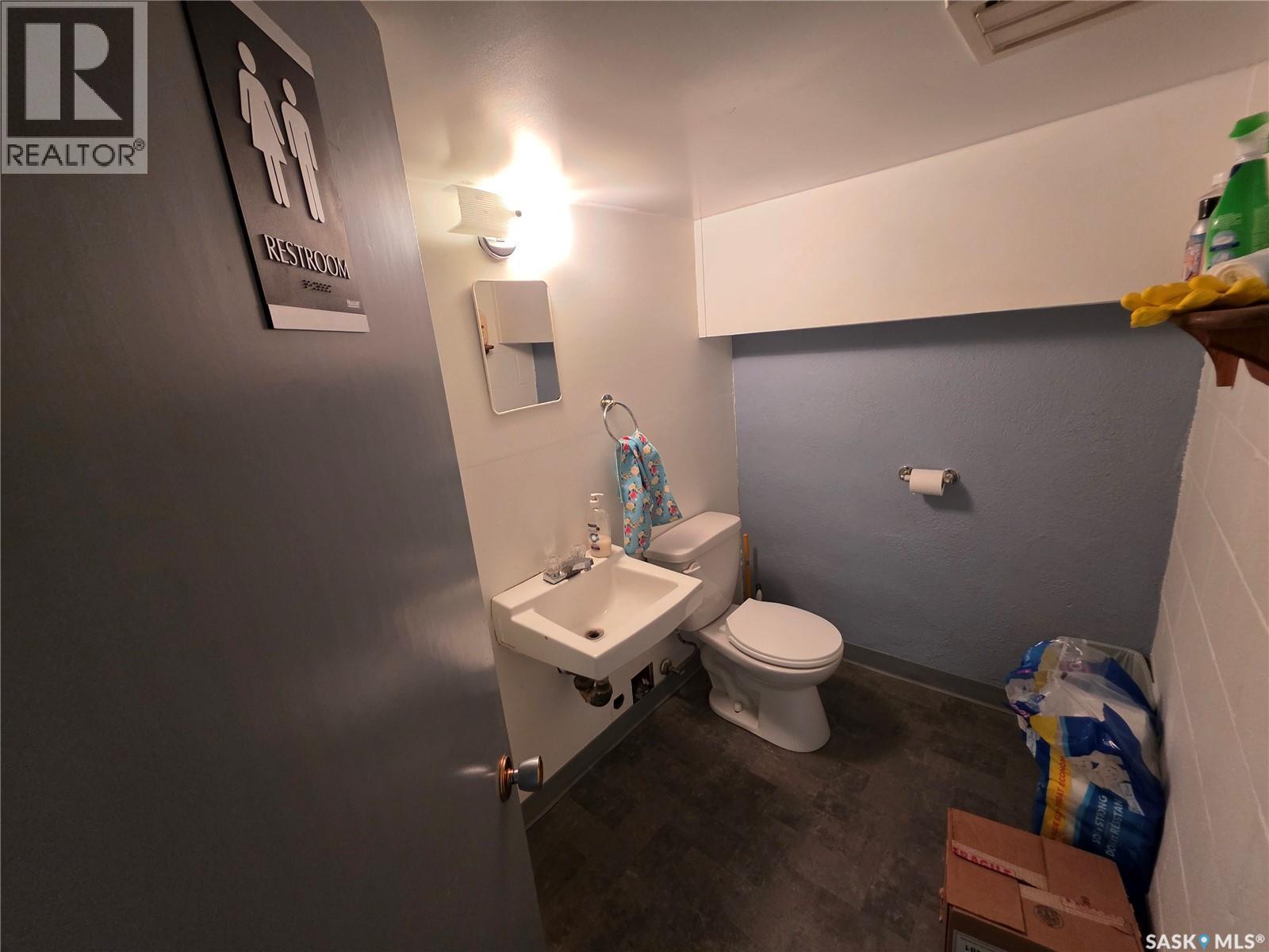 115 Central Avenue N, Swift Current, SK