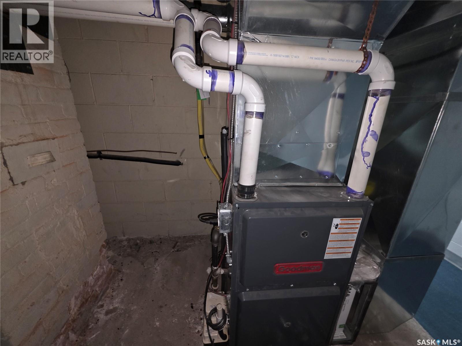 115 Central Avenue N, Swift Current, SK