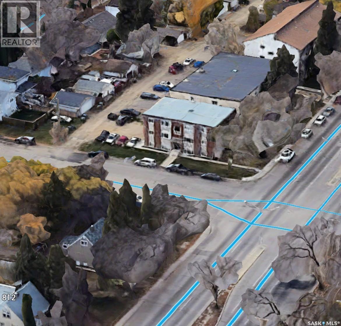 802 804 808 8Th Street E, Saskatoon, SK