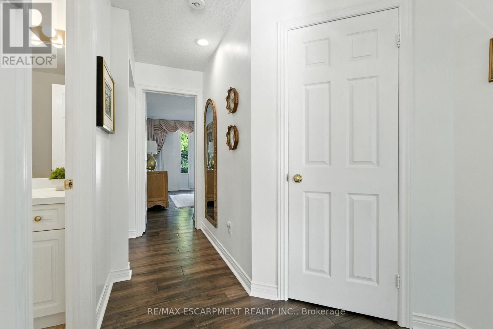 1104 Crofton Way, Burlington, ON - Indoor Photo Showing Other Room