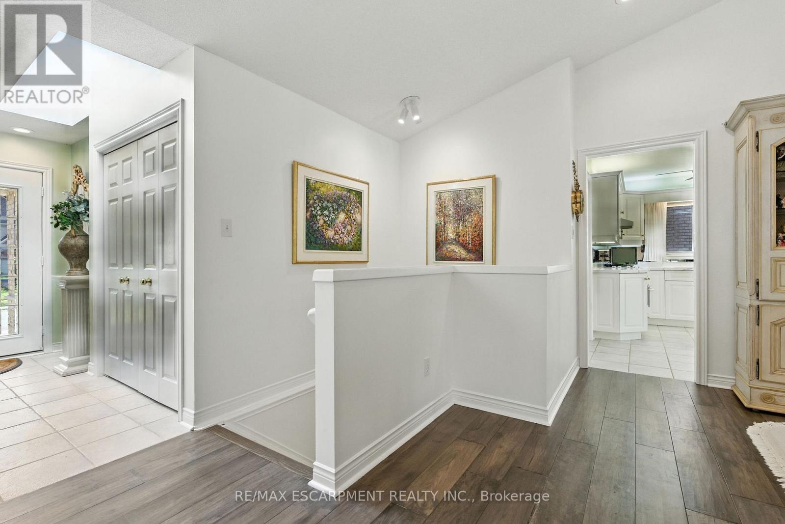 1104 Crofton Way, Burlington, ON - Indoor Photo Showing Other Room