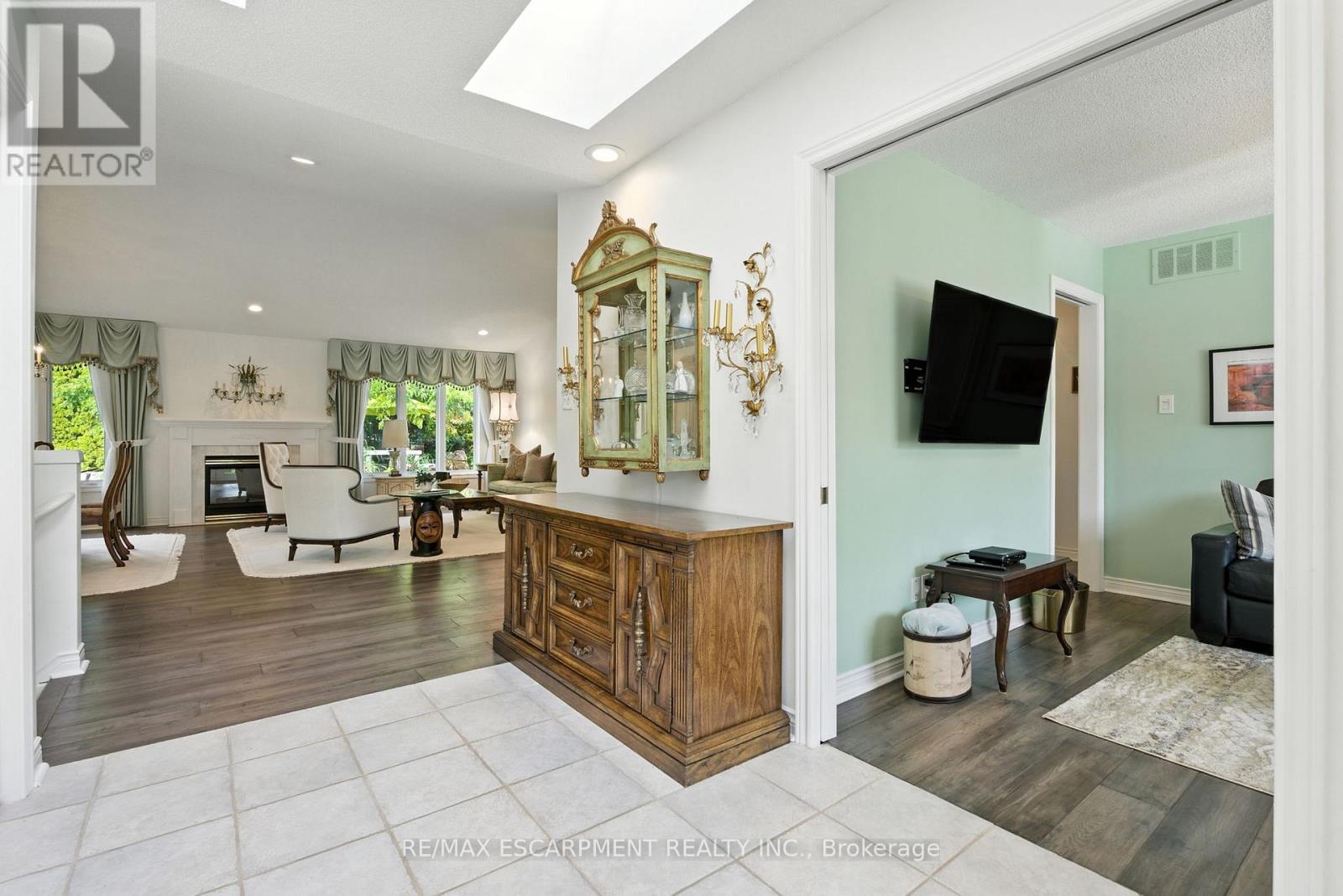 1104 Crofton Way, Burlington, ON - Indoor