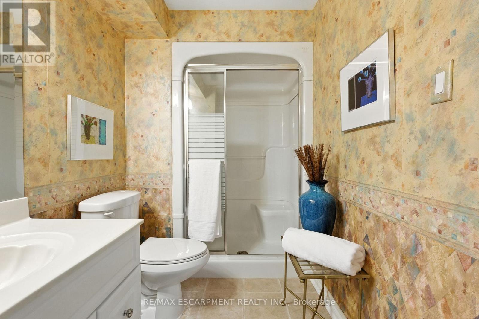 1104 Crofton Way, Burlington, ON - Indoor Photo Showing Bathroom