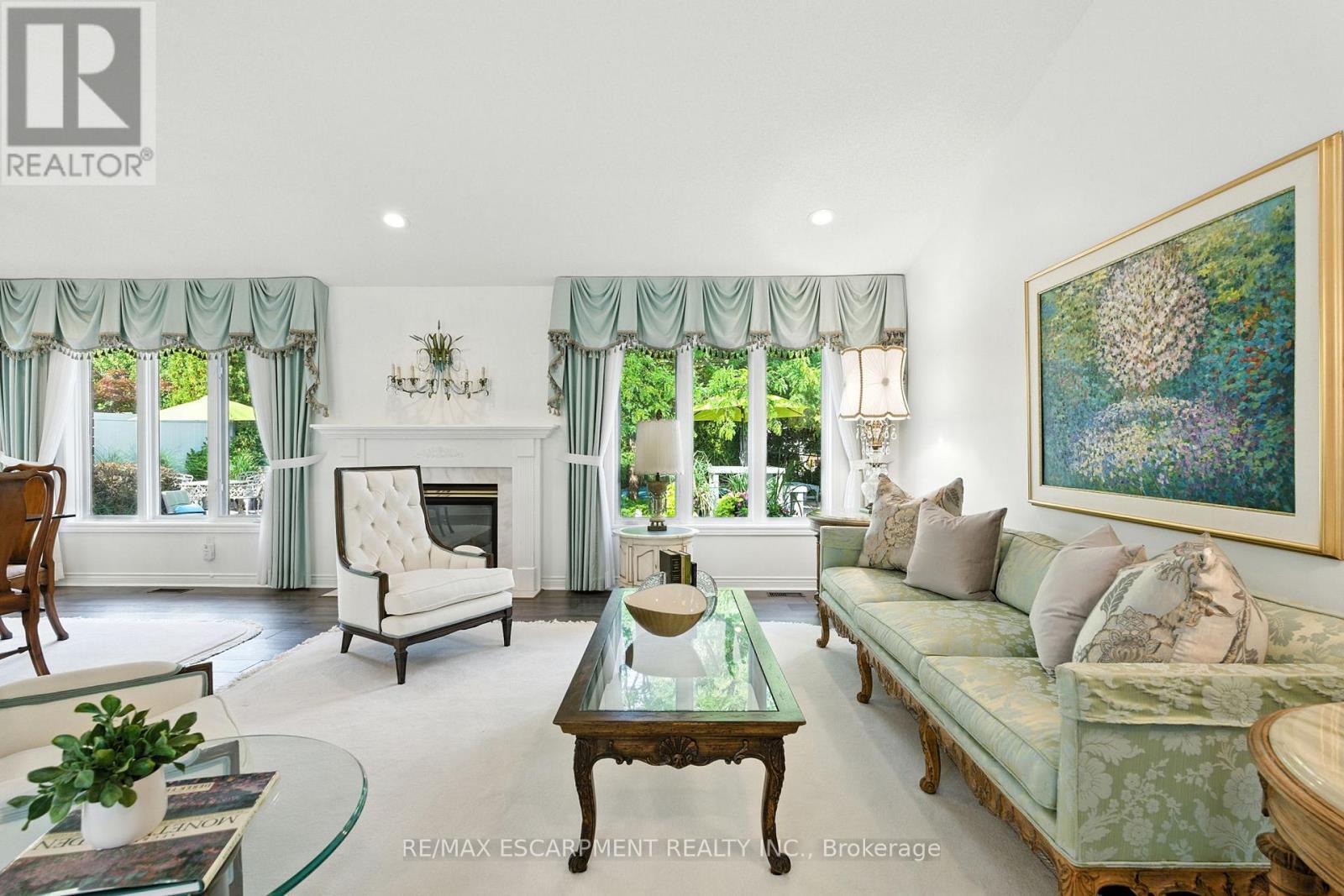 1104 Crofton Way, Burlington, ON - Indoor Photo Showing Living Room With Fireplace