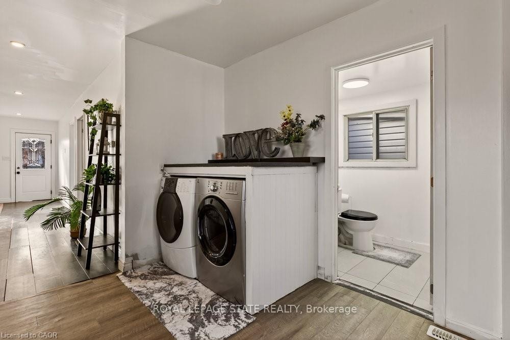 163 Hope Avenue, Hamilton, ON - Indoor Photo Showing Laundry Room