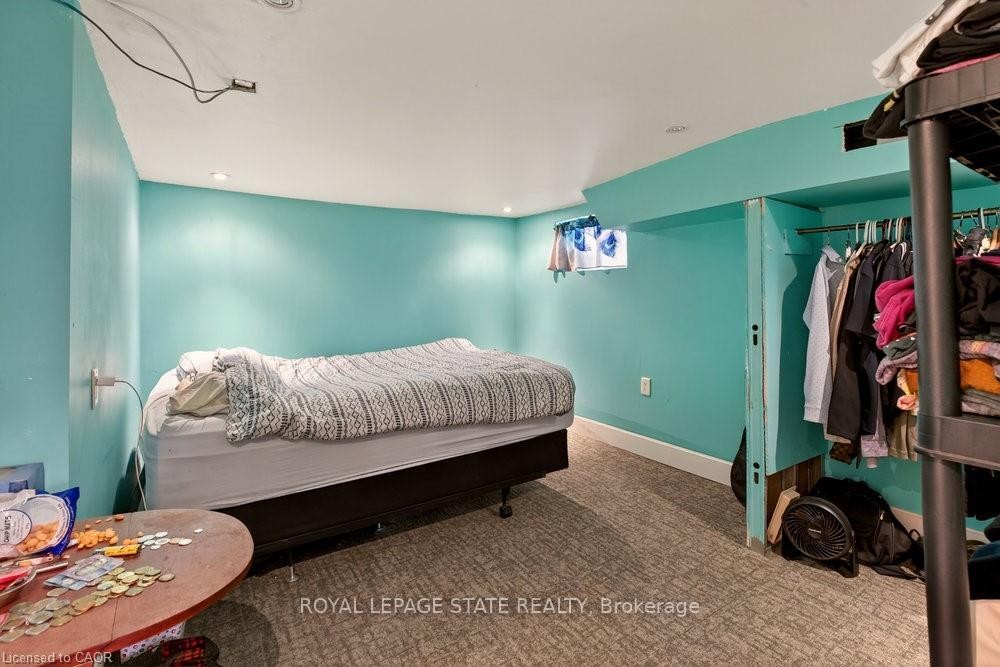 163 Hope Avenue, Hamilton, ON - Indoor Photo Showing Bedroom