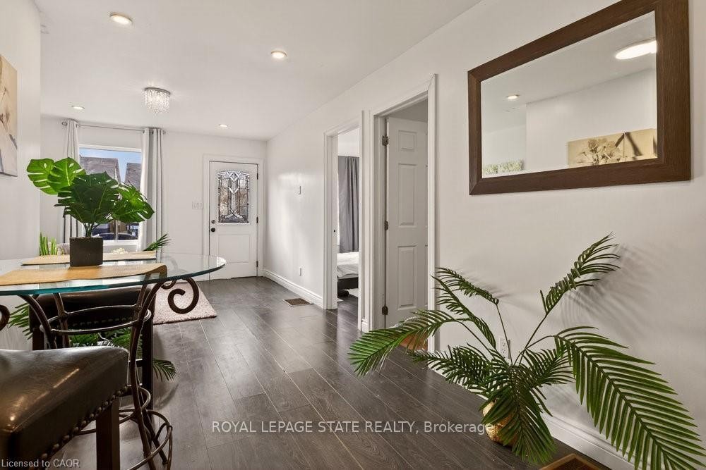 163 Hope Avenue, Hamilton, ON - Indoor Photo Showing Other Room