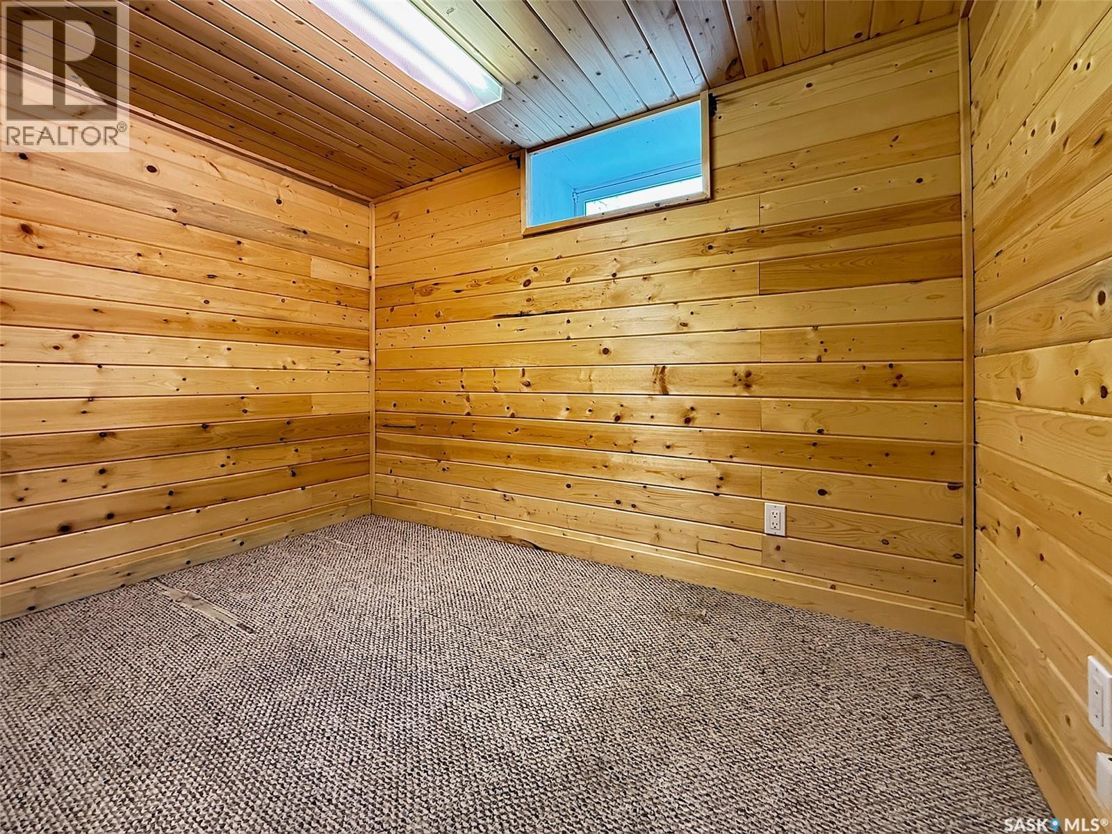 120 Central Avenue S, Swift Current, SK - Indoor Photo Showing Other Room