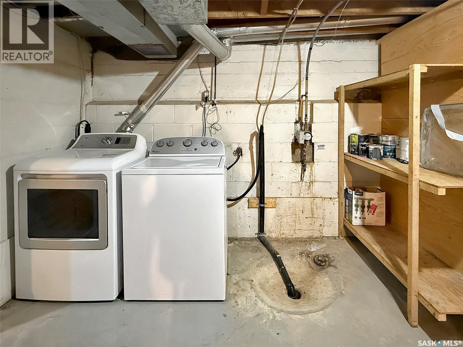 120 Central Avenue S, Swift Current, SK - Indoor Photo Showing Laundry Room
