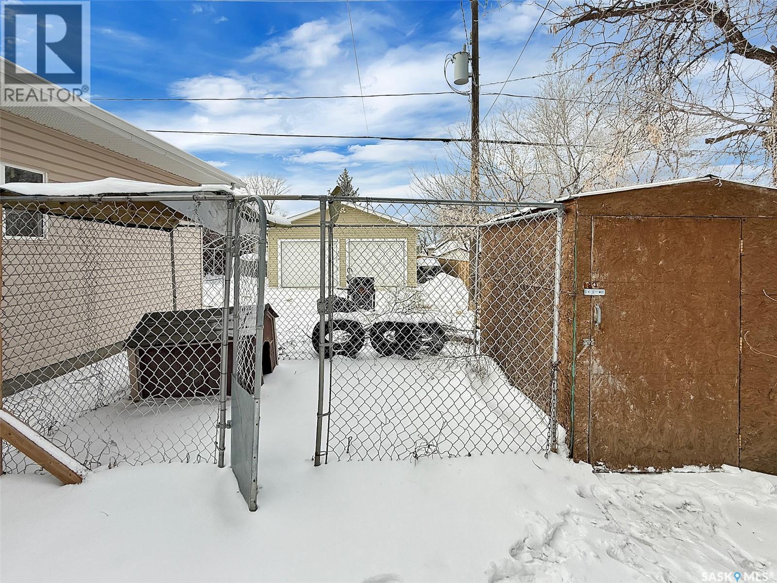 120 Central Avenue S, Swift Current, SK - Outdoor With Deck Patio Veranda