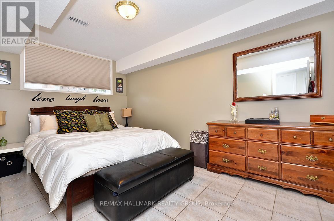 1717 Blohm Drive, Ottawa, ON - Indoor Photo Showing Bedroom