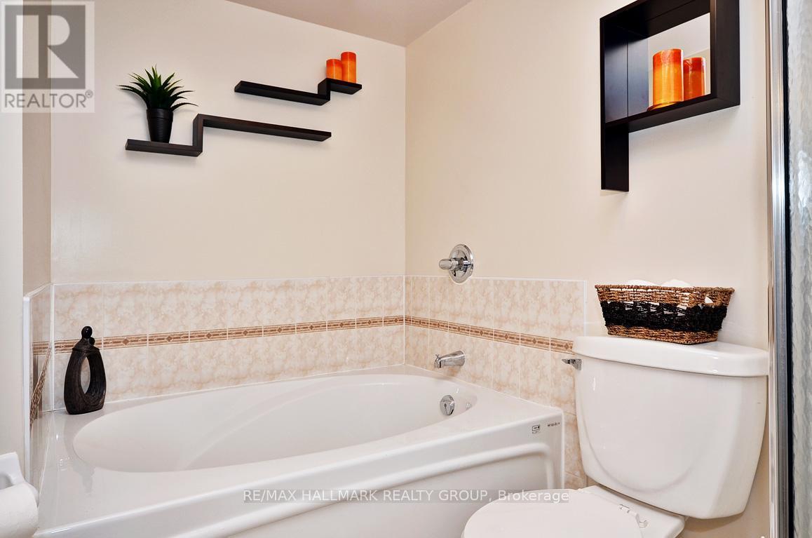 1717 Blohm Drive, Ottawa, ON - Indoor Photo Showing Bathroom