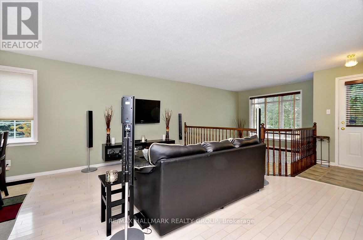 1717 Blohm Drive, Ottawa, ON - Indoor