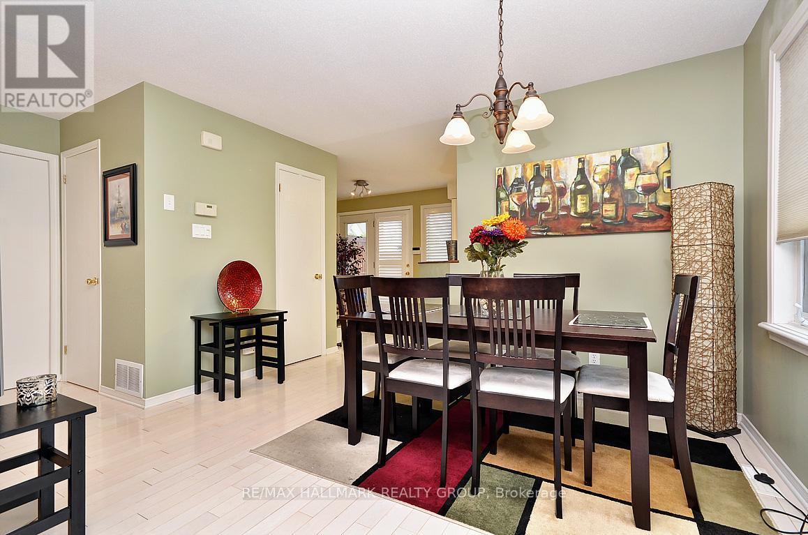 1717 Blohm Drive, Ottawa, ON - Indoor Photo Showing Dining Room