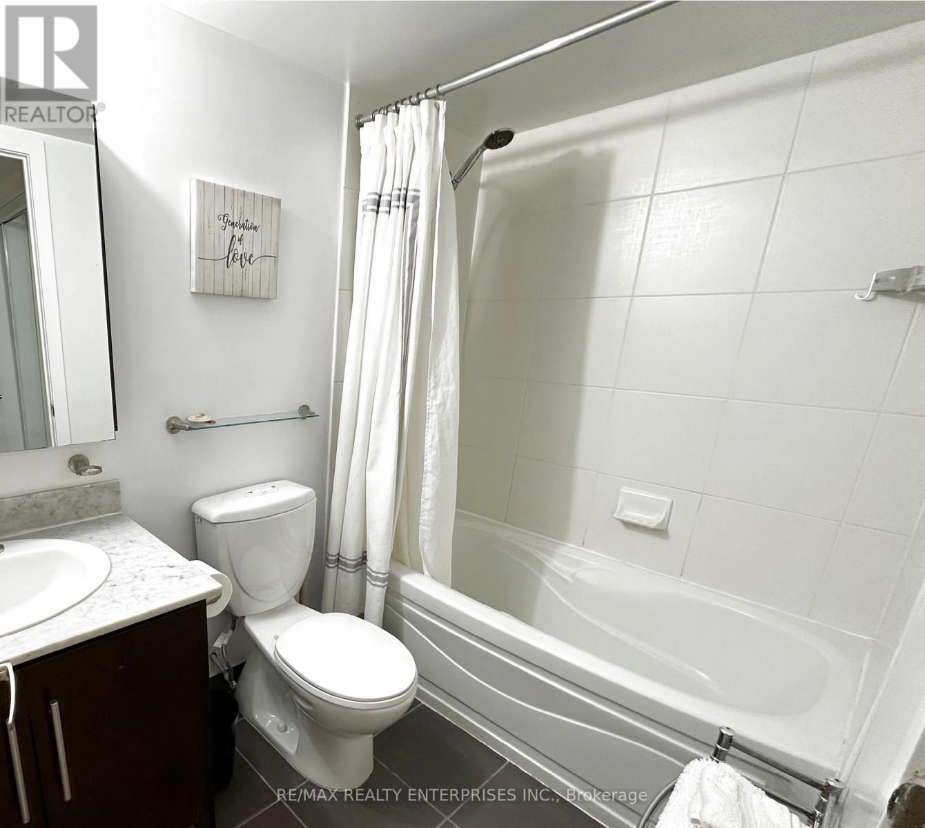 517 - 20 Blue Jays Way, Toronto, ON - Indoor Photo Showing Bathroom