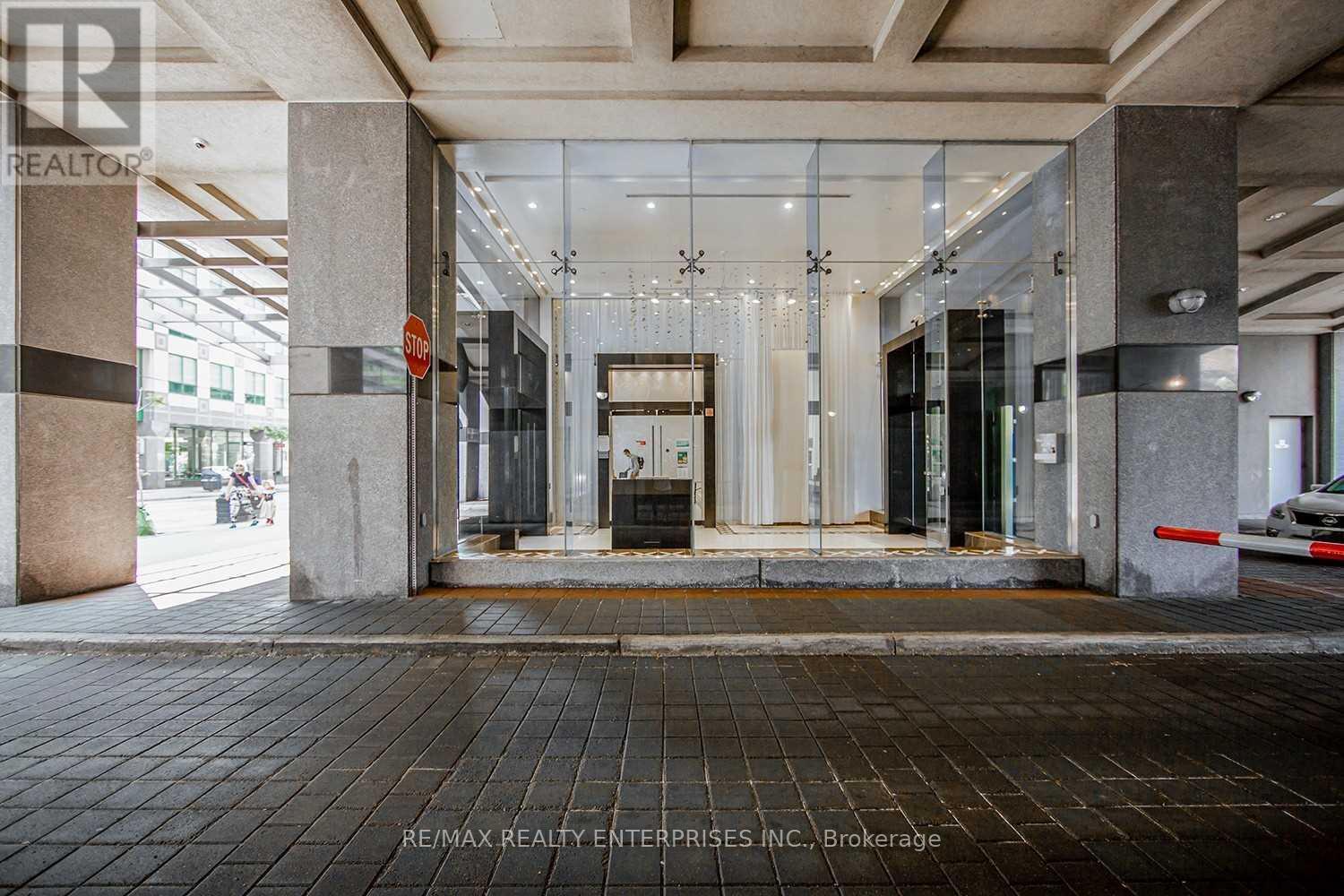 517 - 20 Blue Jays Way, Toronto, ON - Indoor Photo Showing Other Room