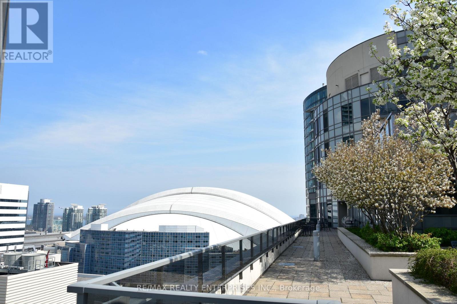 517 - 20 Blue Jays Way, Toronto, ON - Outdoor