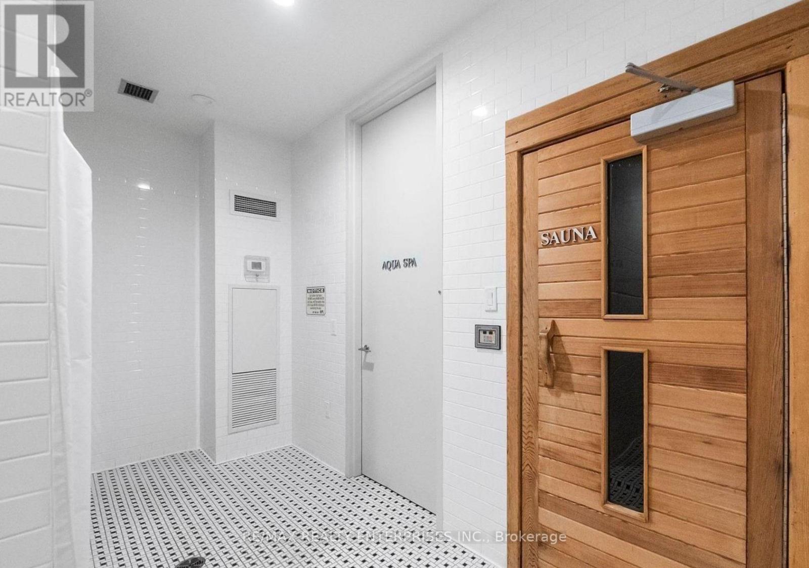 517 - 20 Blue Jays Way, Toronto, ON - Photo Showing Other Room