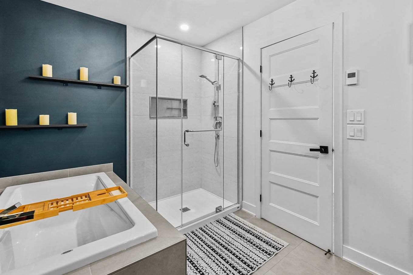 Salle de bains - 3964 Rue Bernard-Hubert, Longueuil (Saint-Hubert), QC - Indoor Photo Showing Other Room